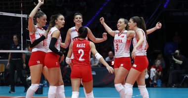 Players of Türkiye celebrate a point during the 2022 FIVB Women’s World Championship Pool F match between Türkiye and Canada in Lodz, Poland, Oct. 5, 2022. (AA Photo)