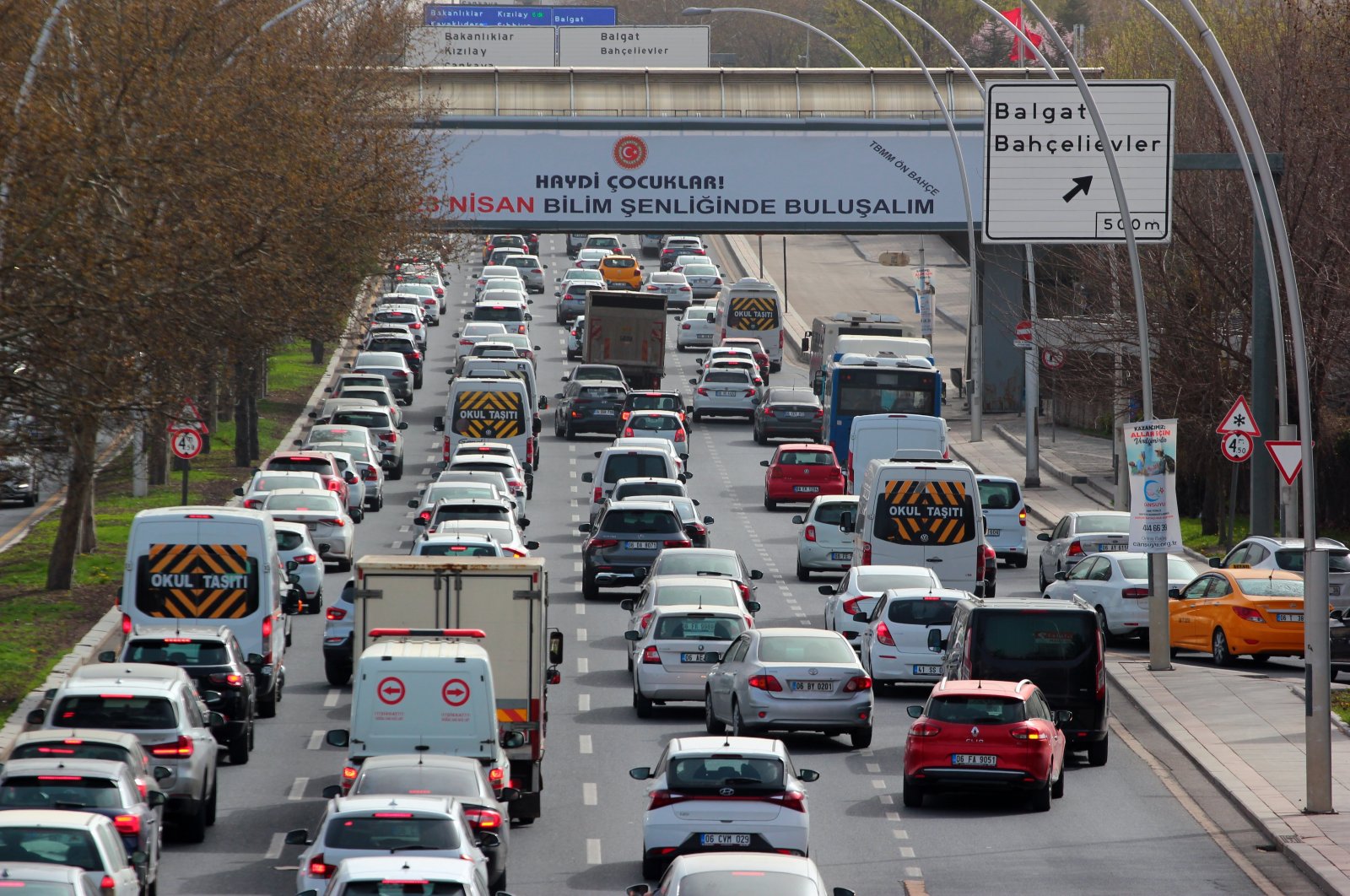 View of traffic on a street, in the capital Ankara, Türkiye, Apr. 18, 2022. (Shutterstock Photo) 