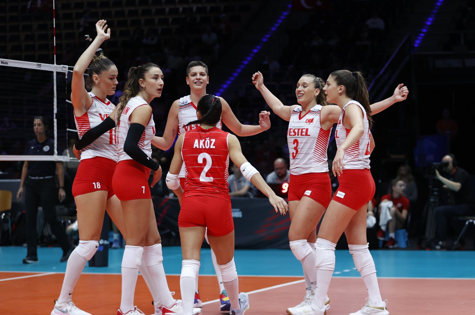 Players of Türkiye celebrate a point during the 2022 FIVB Women’s World Championship Pool F match between Türkiye and Canada in Lodz, Poland, Oct. 5, 2022. (AA Photo)