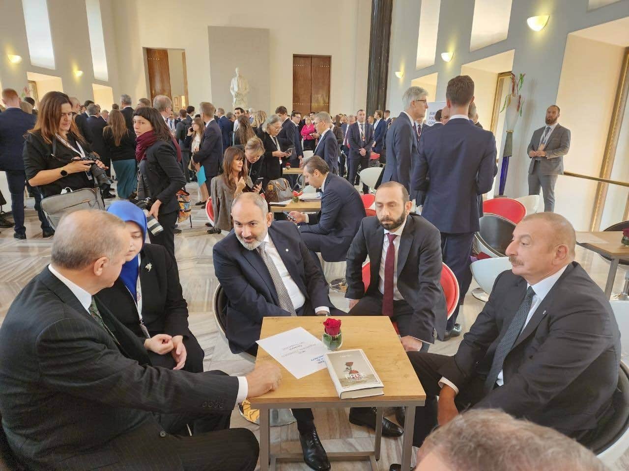 President Erdoğan meets with Armenian Prime Minister Nikol Pashinian and Azerbaijani President Ilham Aliyev within the scope of the European Political Community Summit in Prague, Czech Republic, Oct. 6, 2022. (AA Photo)