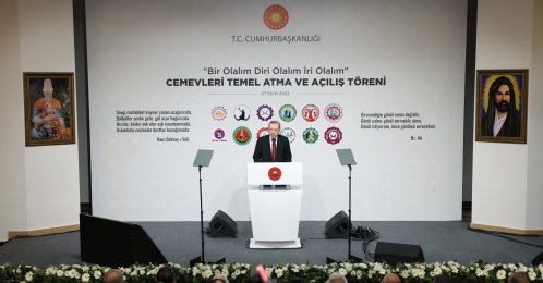 President Recep Tayyip Erdoğan speaks during a visit to the Şahkulu Sultan Cemevi in Istanbul, Türkiye, Oct. 7, 2022. (AA)