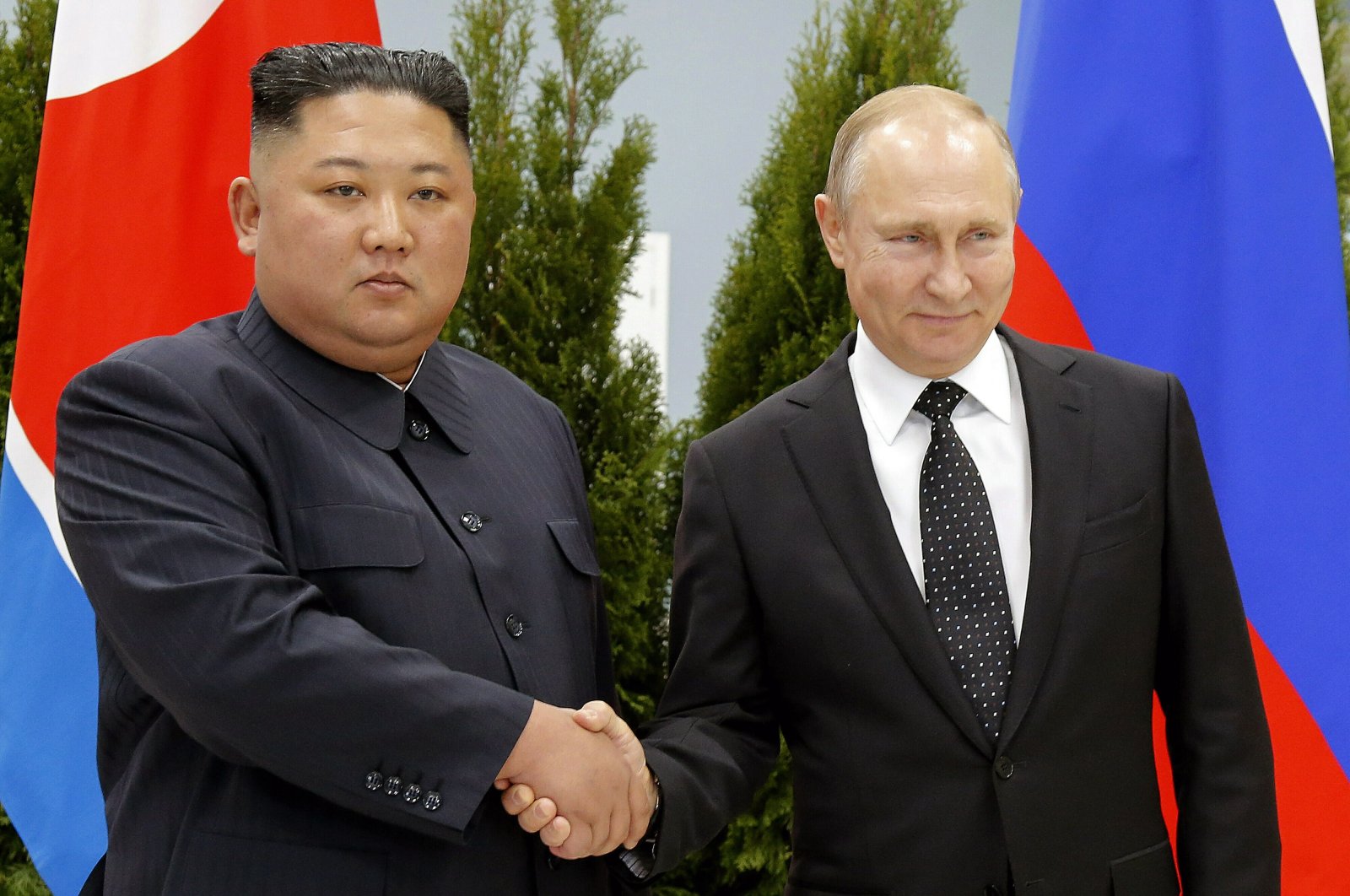 Russian President Vladimir Putin (R) and North Korea&#039;s leader Kim Jong Un shake hands during their meeting, Vladivostok, Russia, April 25, 2019. (AP File Photo)