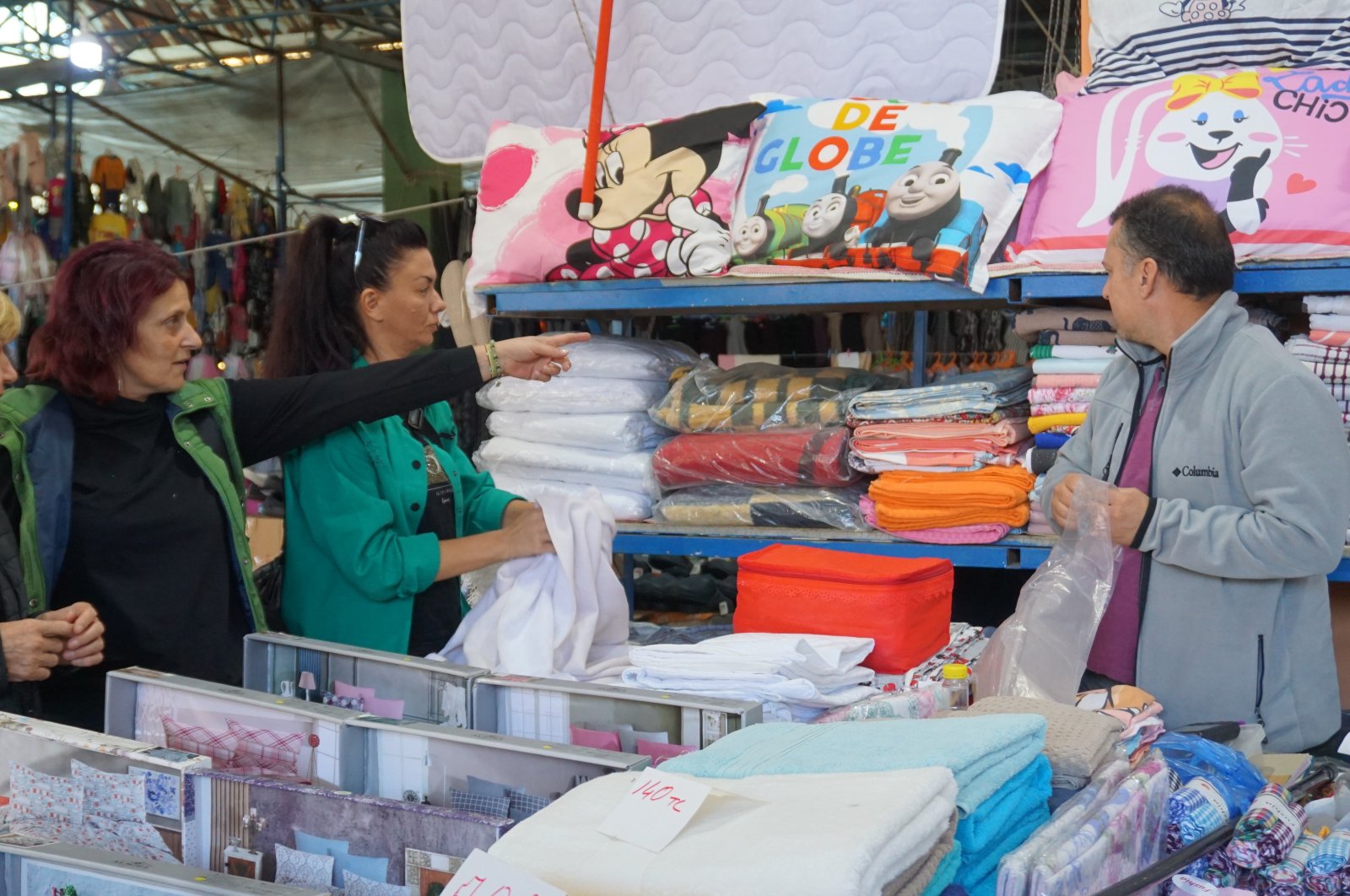 Visitors from Bulgaria shop at a market in Edirne, northwestern Türkiye, Oct. 6, 2022. (IHA Photo)