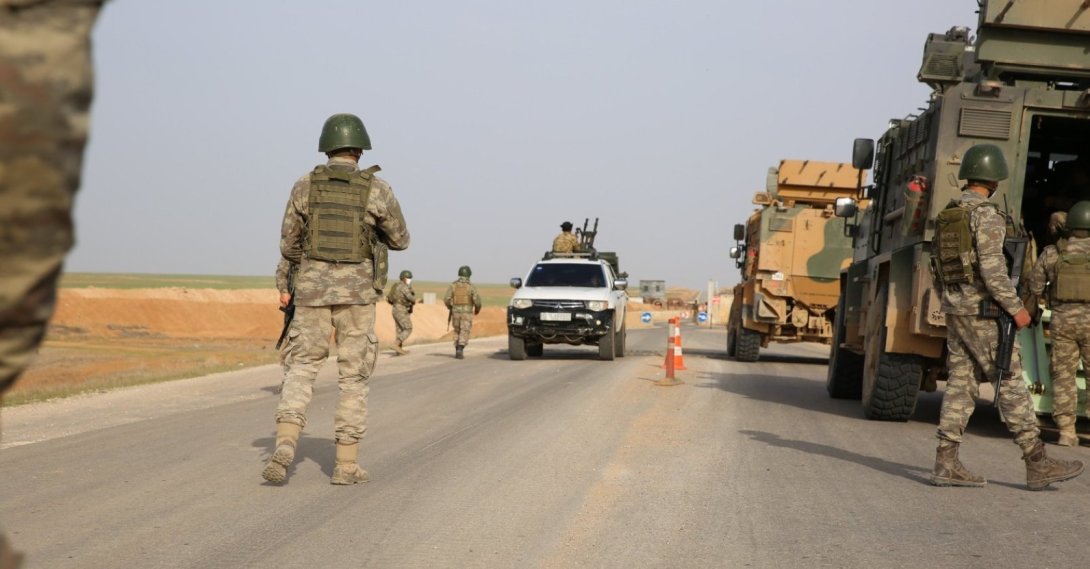 Turkish soldiers conduct road checks in Ras al-Ain, Syria, April 8, 2021. (File Photo)