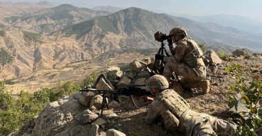 Soldiers are seen during Operation Eren Blockade Autumn Winter-2 Martyr Gendarmerie Specialist Sergeant Ali Şirin in rural Diyarbakır, southeastern Türkiye, Oct. 9, 2022. (AA)