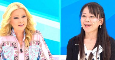 Yumiko Sakagami (R) speaks on Müge Anlı's television show, Istanbul, Türkiye, Oct. 10, 2022. (Courtesy of ATV)