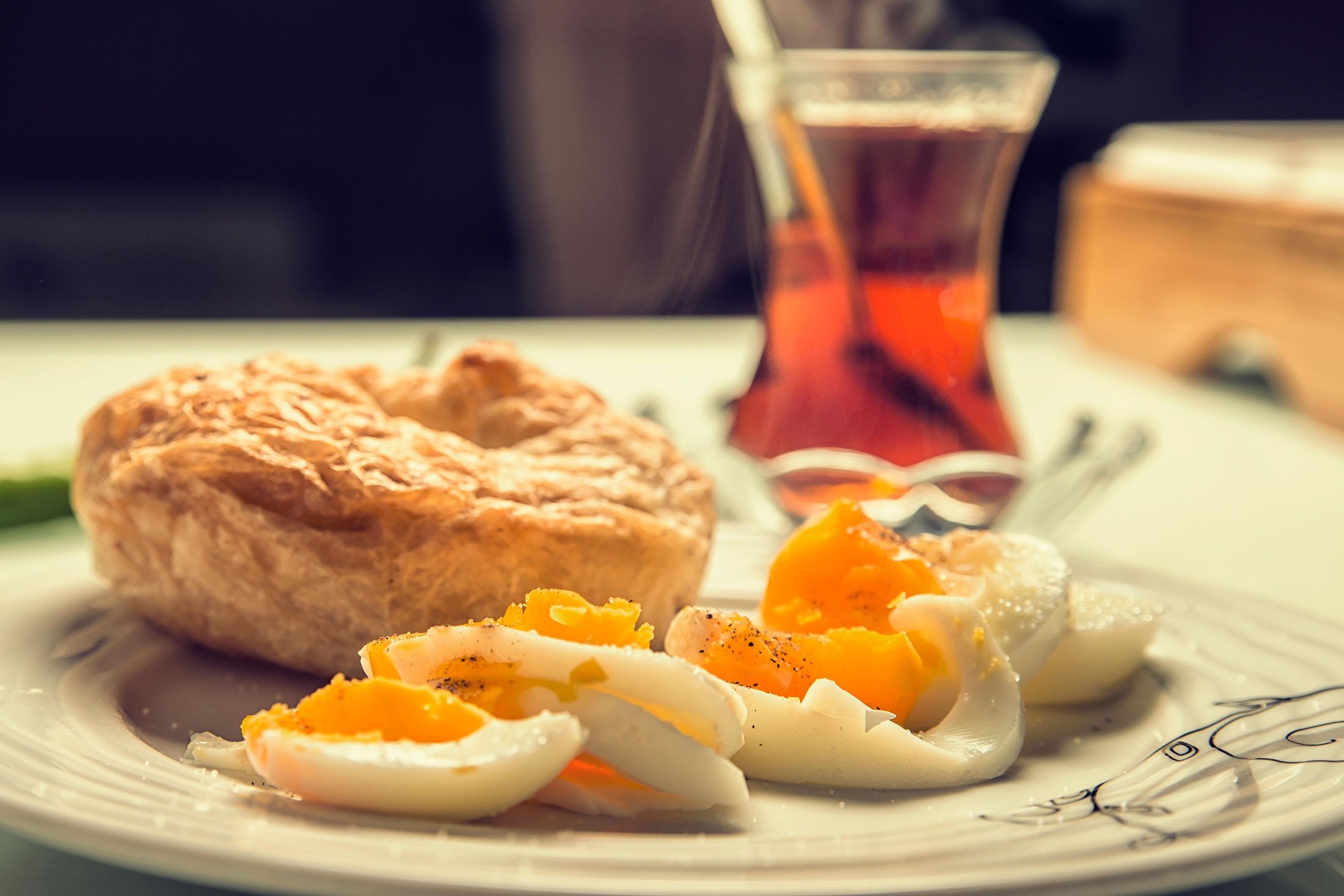 Boyoz adalah kue unik yang dimakan untuk sarapan di Izmir.  (Foto Reuters)