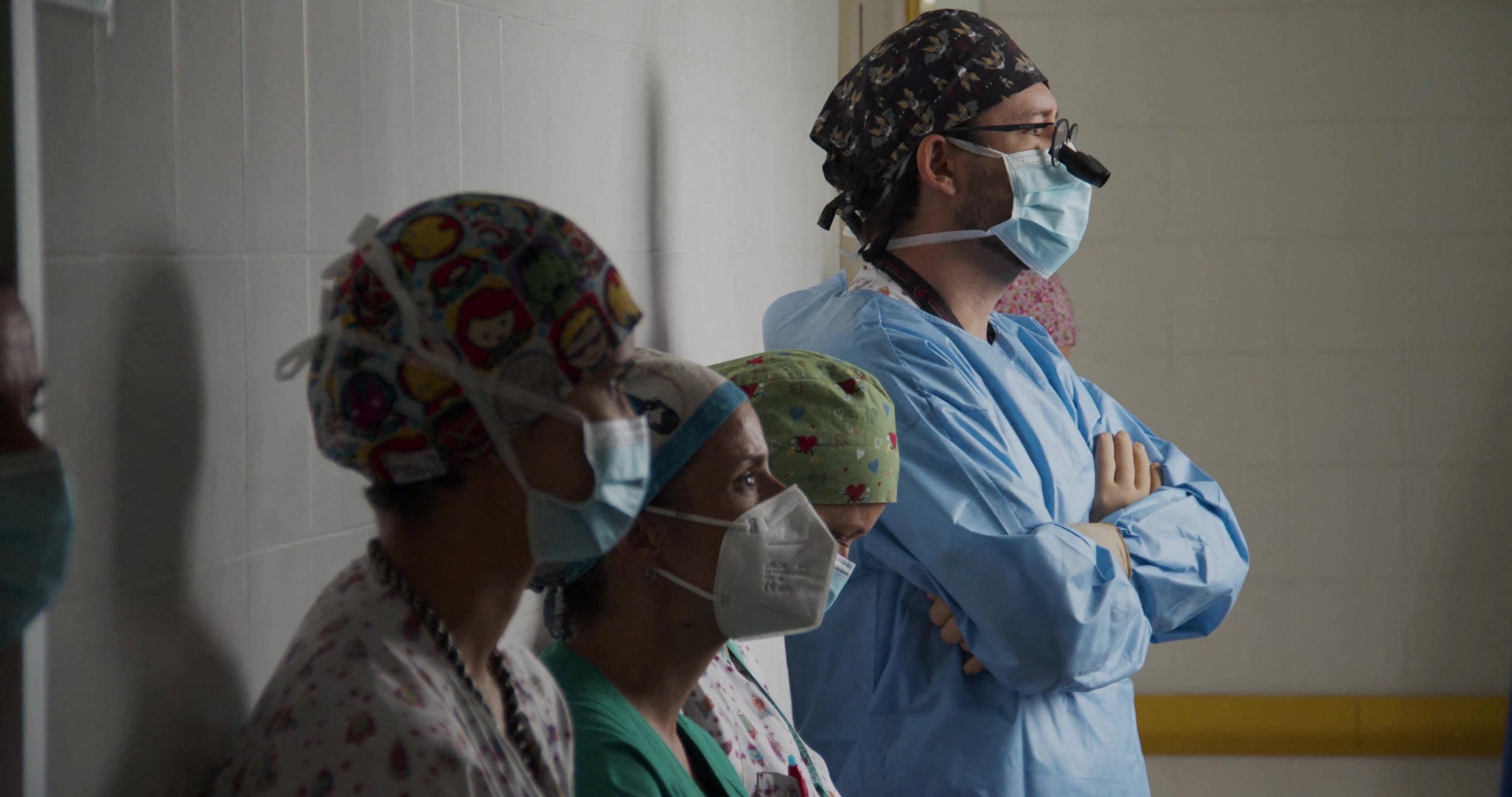 Dokter dalam operasi untuk transplantasi usus multi-viseral pertama dari donor pediatrik terkontrol dalam asistol kepada bayi perempuan 13 bulan, Madrid, Spanyol, 11 Oktober 2022. (Handout Rumah Sakit La Paz via Reuters)
