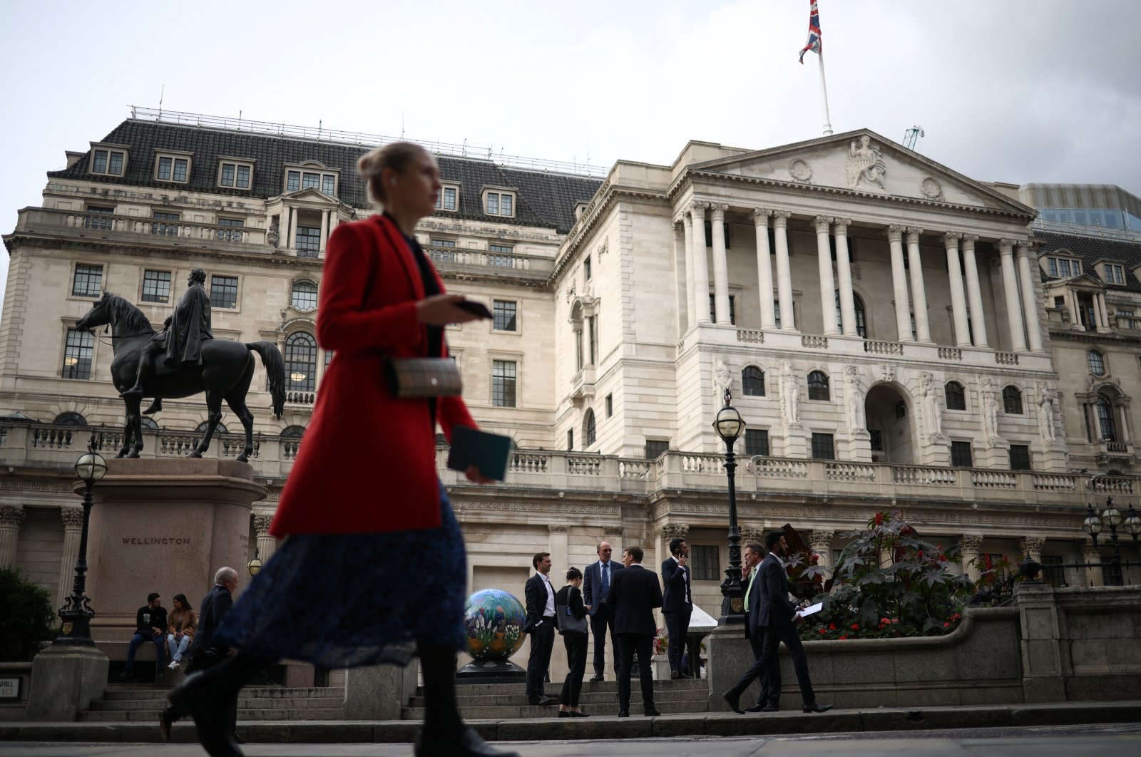 Bank of England pemadam kebakaran terpaksa membeli obligasi terkait inflasi