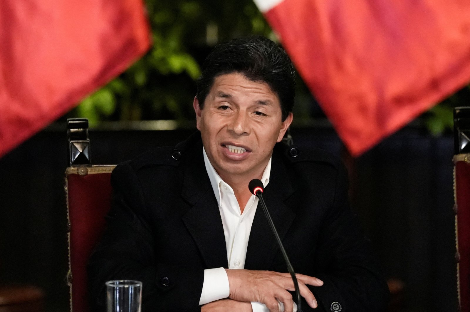 Peru's President Pedro Castillo attends a news conference with international media as Peru's attorney general filed a so-called constitutional complaint against Castillo. Lima, Peru, Oct. 11, 2022. (REUTERS Photo)