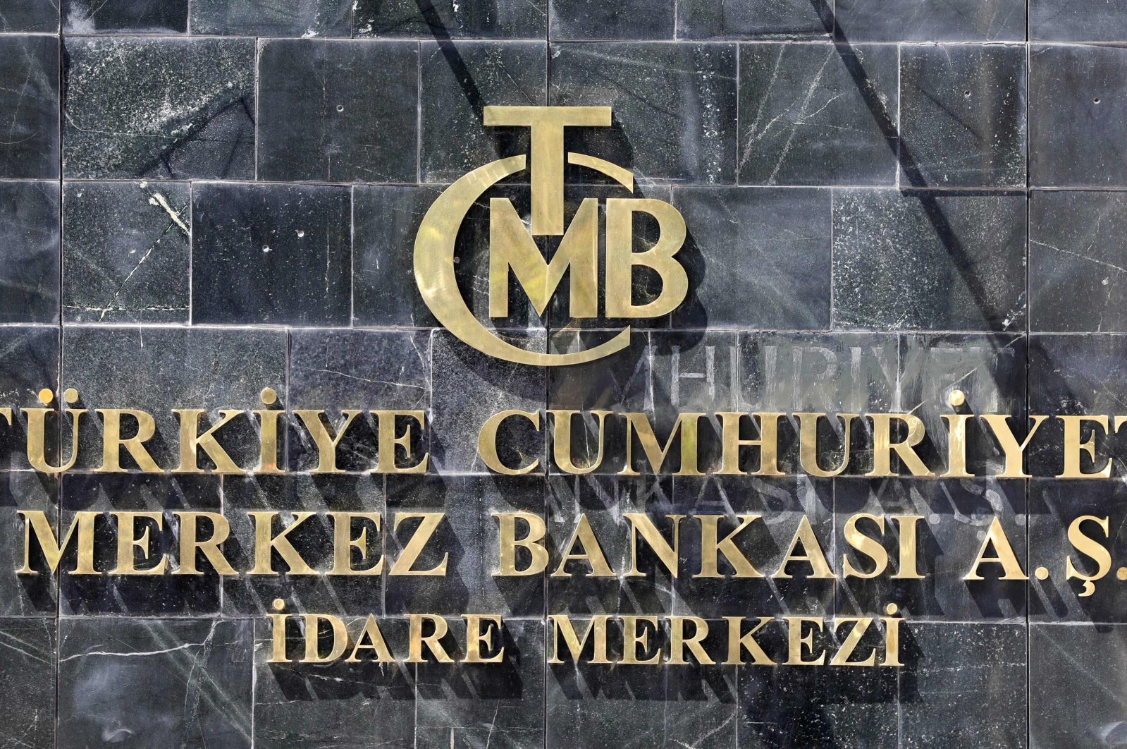 The logo of the Central Bank of the Republic of Türkiye (CBRT) at the entrance of the bank&#039;s headquarters in Ankara, Türkiye, August 14, 2018. (AFP Photo)