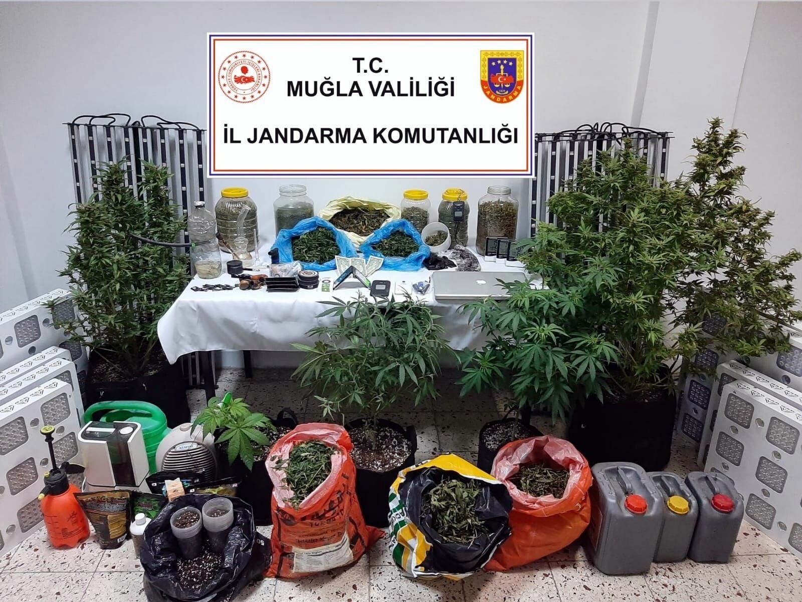 View of drugs and equipment seized in the operation, in Muğla, southwestern Türkiye, Oct. 13, 2022. (DHA PHOTO) 
