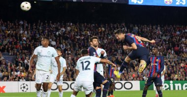 FC Barcelona's Robert Lewandowski scores third goal in FC Barcelona vs. Inter Milan Champions League match at the Camp Nou. Barcelona, Spain, Oct.12, 2022. (REUTERS Photo)