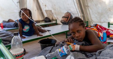 Children showing symptoms of cholera receive treatment at a clinic run by Doctors Without Borders in Cité Soleil, Port-au-Prince, Haiti, Oct. 7, 2022. (AFP Photo)