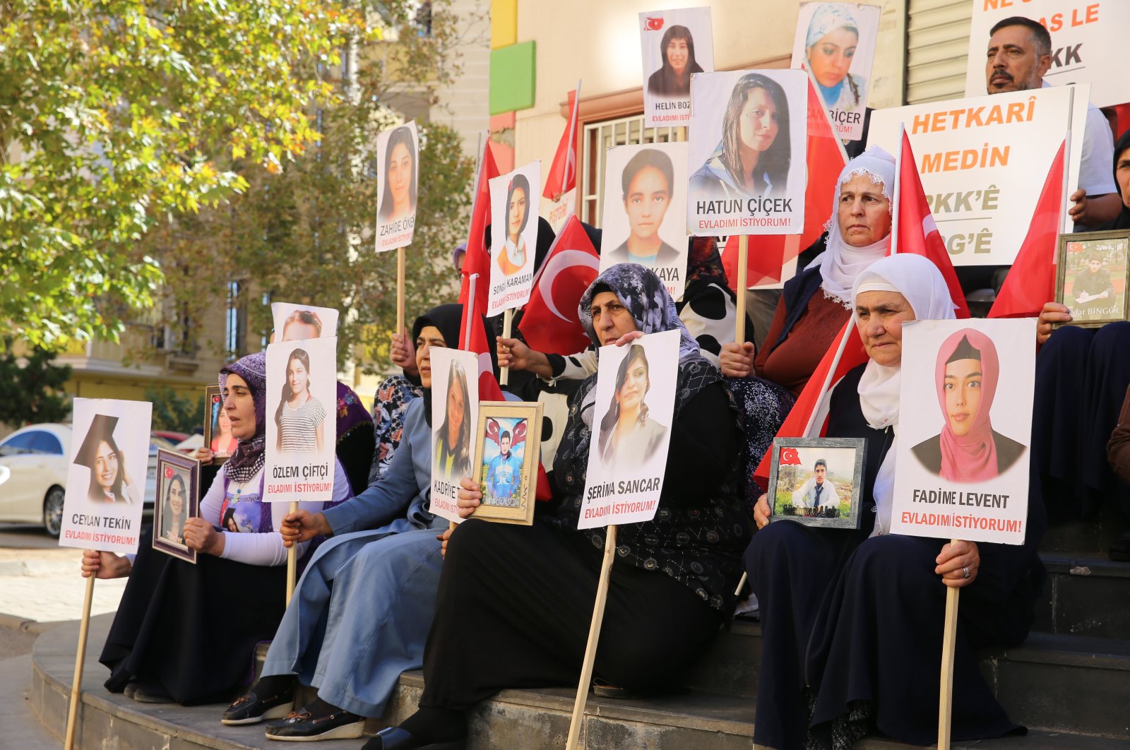 Families protesting the abduction of their children by the PKK are seen in front of the Peoples&#039; Democratic Party (HDP) headquarters in southeastern Diyarbakır, Türkiye, Oct.11, 2022 (AA Photo)