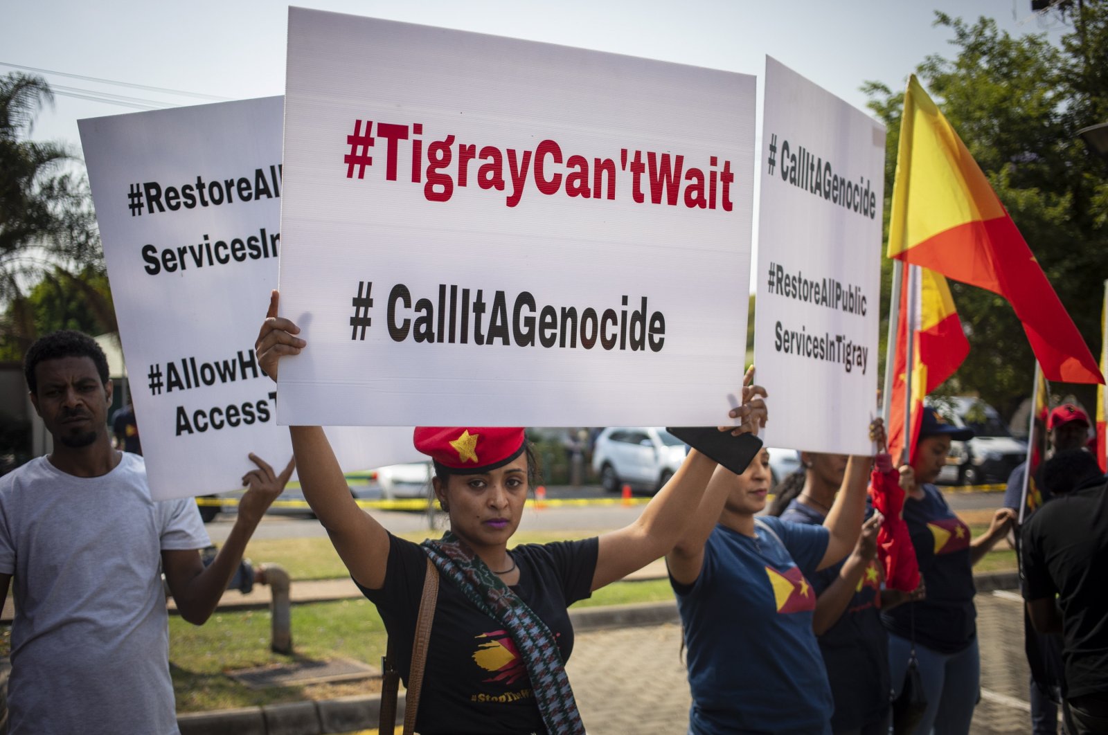 Members of the Tigrayan Community in South Africa (TICASA) gather outside the United States Embassy calling for the end to their claimed genocide of the Tigray communities in Ethiopia, Pretoria, South Africa, Oct. 12, 2022. (EPA Photo)