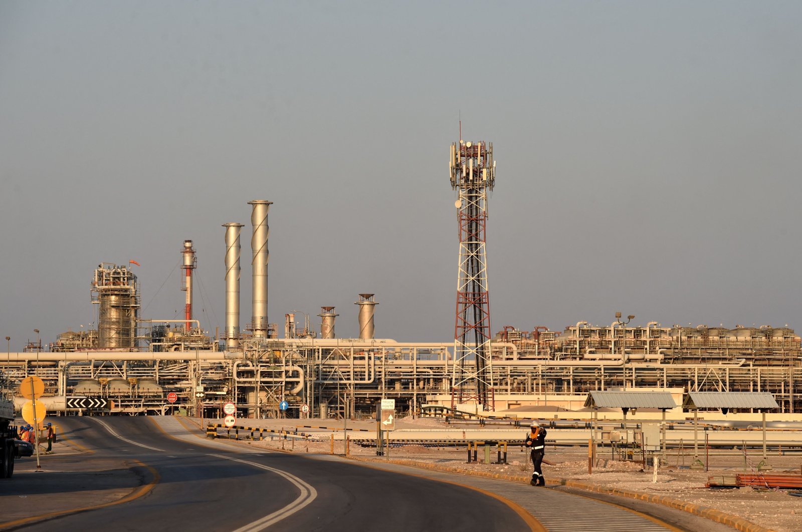 Keputusan pemangkasan produksi OPEC+ murni ekonomi, anggota kembali bergerak