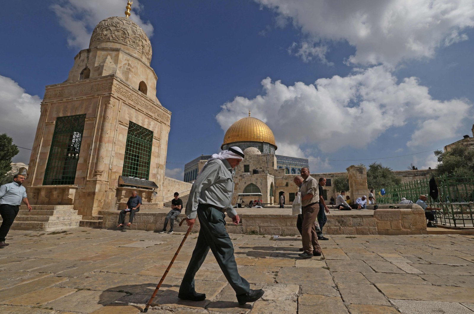 Palestinians visit the Al-Aqsa mosque compound. Jerusalem, Oct. 14, 2022. (AFP Photo)
