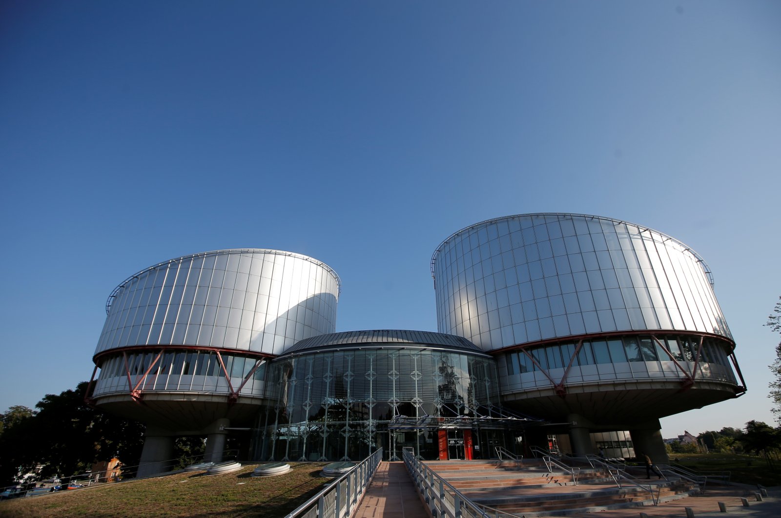 The European Court of Human Rights is seen before the start of a hearing concerning Ukraine&#039;s lawsuit against Russia regarding human rights violations in Crimea, Strasbourg, France, Sept. 11, 2019. (Reuters File Photo)