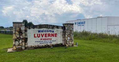 A welcome sign is seen next to the SMART Alabama metal plant, a Hyundai Motor Co. subsidiary, in Luverne, Alabama, U.S., July 14, 2022. (Reuters Photo)