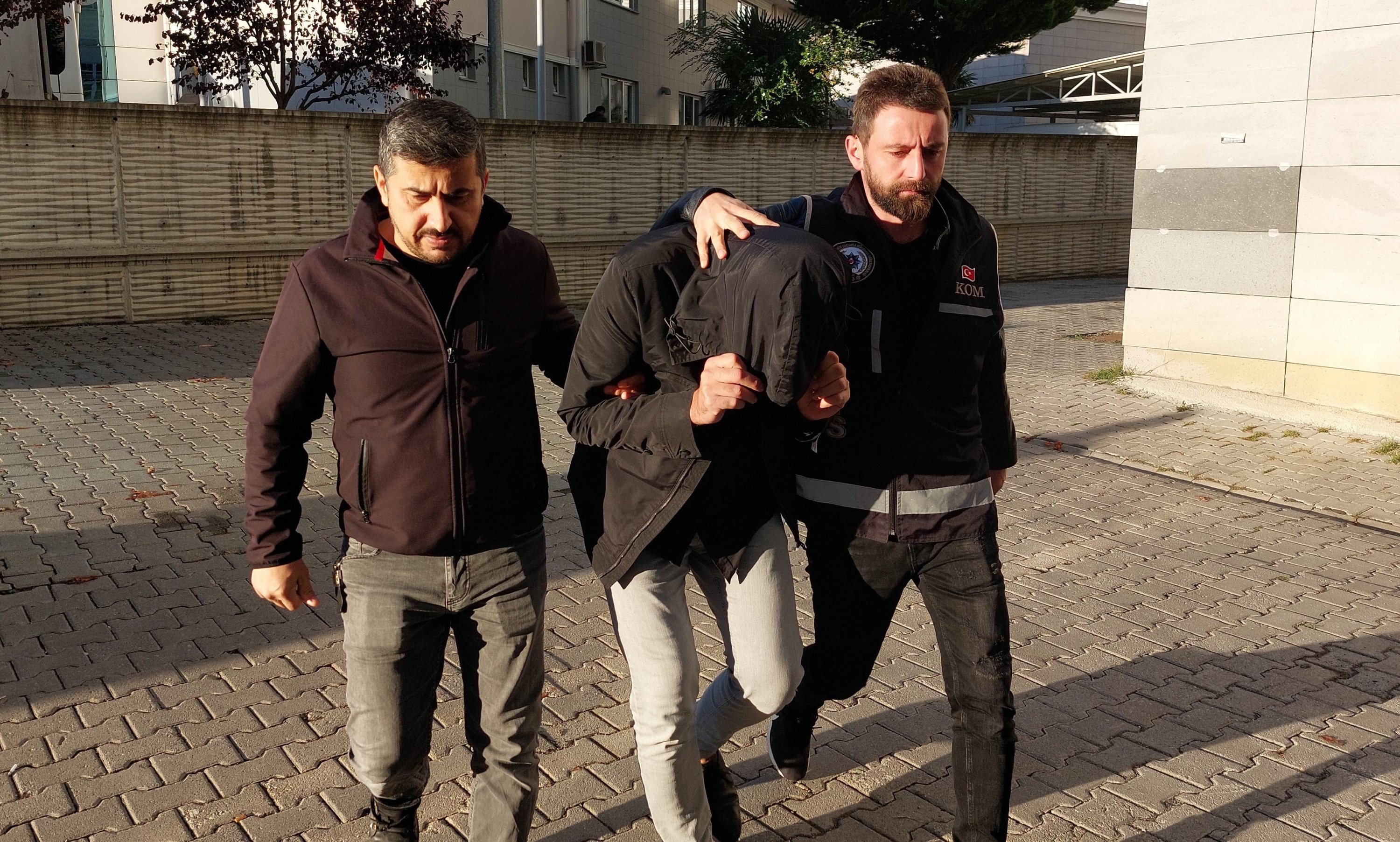 52 detained for stealing, selling drugs to foreigners in Türkiye ...