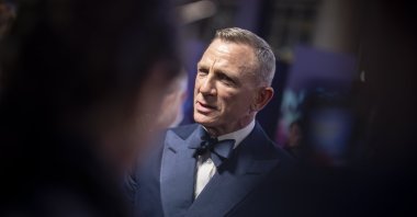 English actor Daniel Craig poses on the red carpet for the &quot;Glass Onion: A Knives Out Mystery&quot; premiere during the closing gala of the BFI London Film Festival in London, U.K., Oct. 16, 2022. (EPA Photo)