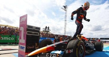 Race winner Max Verstappen of the Netherlands and Oracle Red Bull Racing celebrates in parc ferme following the F1 Grand Prix of USA at Circuit of The Americas, Austin, Texas, Oct. 23, 2022. (AFP Photo)