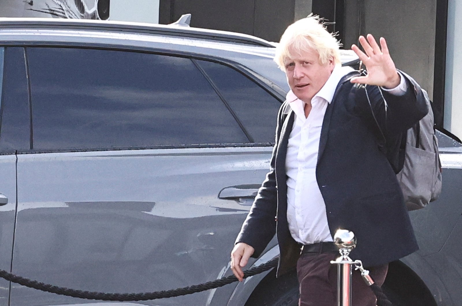 Former British Prime Minister Boris Johnson walks, at Gatwick Airport, near London, the U.K., Oct. 22, 2022. (Reuters Photo)