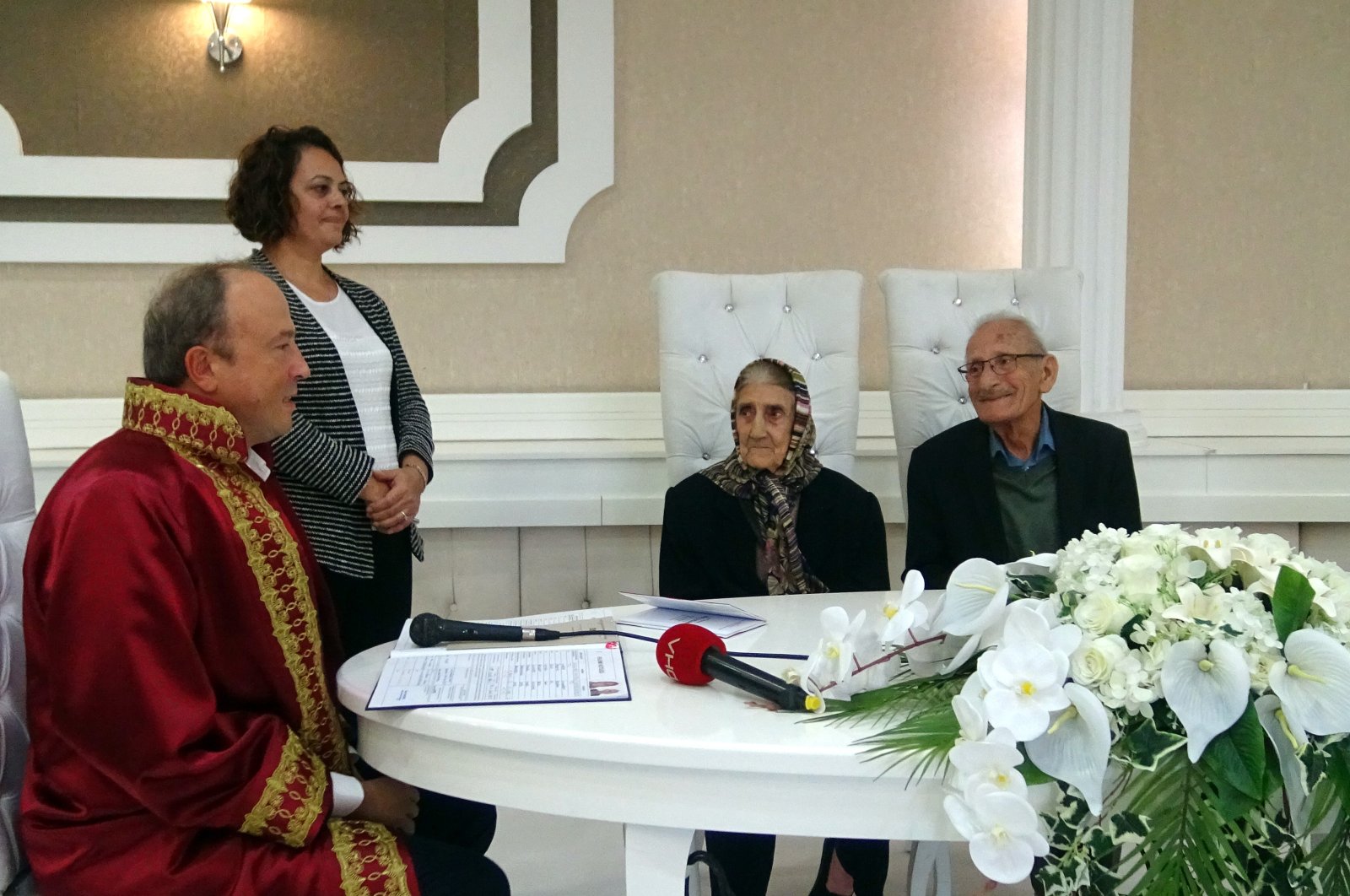 Pasangan lansia Turki mengikat simpul setelah kencan di klinik