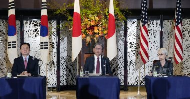 Japanese Vice Minister for Foreign Affairs Takeo Mori (C), U.S. Deputy Secretary of State Wendy Sherman (R) and South Korea's First Vice Minister of Foreign Affairs Cho Hyundong (L) attend a joint press conference, Tokyo, Japan, Oct. 26, 2022. (EPA Photo)