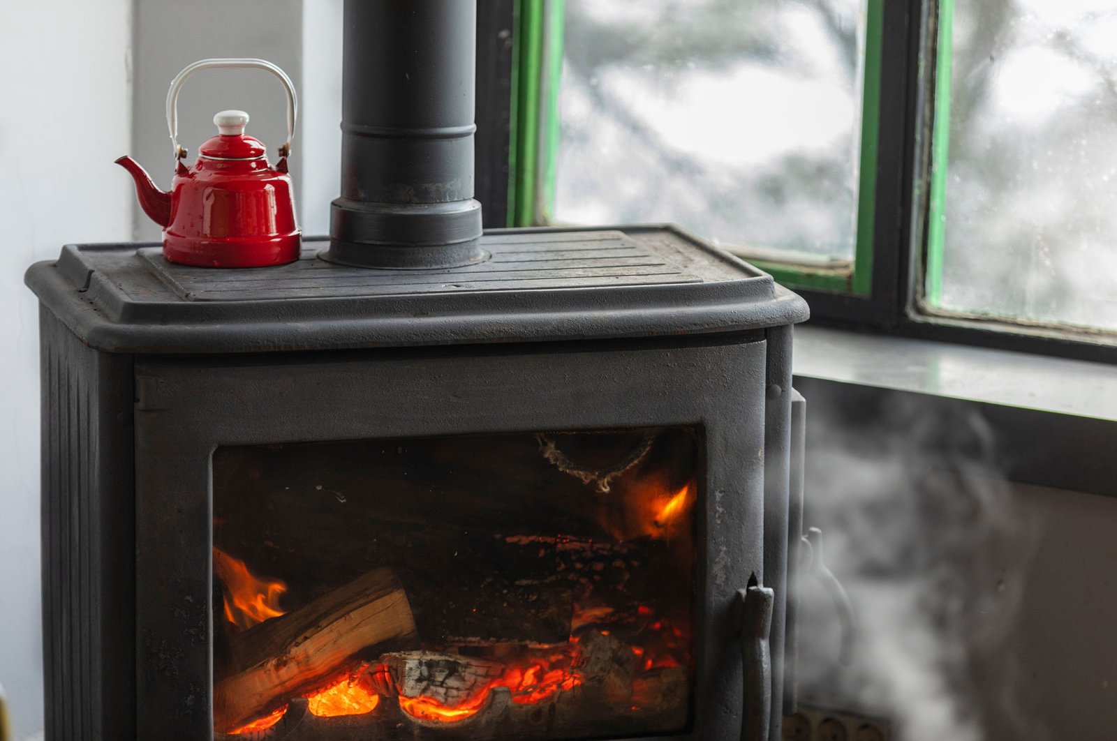 As the winter season approaches, the hottest topic in any town in Türkiye will undoubtedly be how people plan to heat their homes. (Shutterstock Photo)