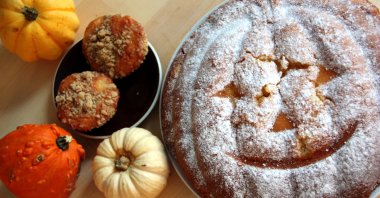 Pumpkin pie and pumpkin compote. If you're preparing sweet pumpkin – and if you haven't tried it, you should! – season with honey, cinnamon or fruit juices or add pineapple, apples or oranges. (dpa Photo)