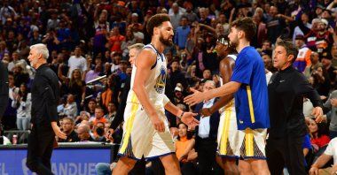 Klay Thompson #11 of the Golden State Warriors walks off the court during the game against the Phoenix Suns at Footprint Center, Phoenix, Arizona, Oct. 25, 2022. (Getty Images Photo)