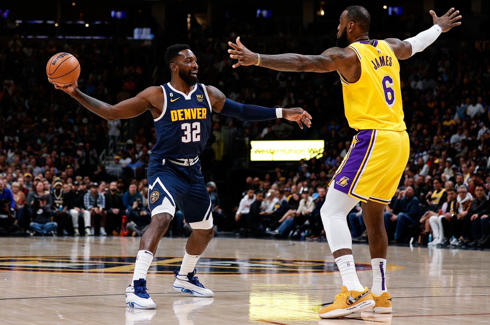 Denver Nuggets forward Jeff Green (32) controls the ball as Los Angeles Lakers forward LeBron James (6) guards in the fourth quarter at Ball Arena, Denver, Colorado, U.S., Oct. 26, 2022. (Reuters Photo)