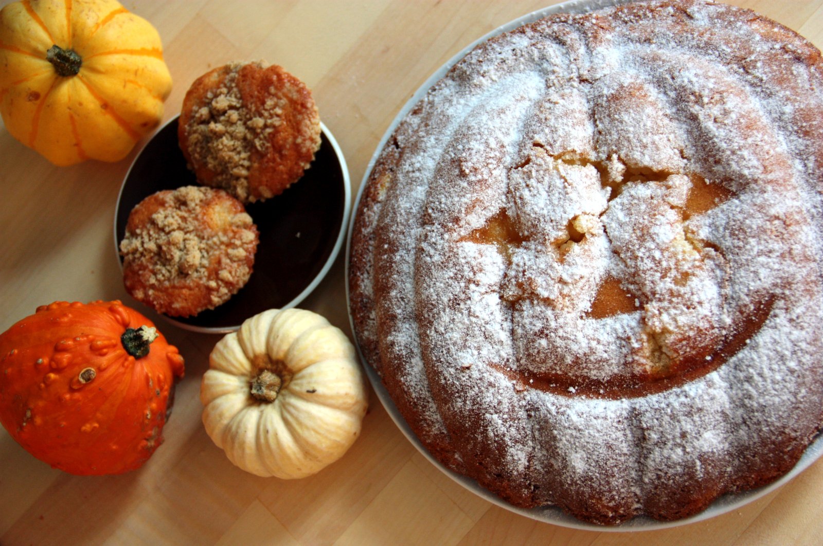 Pumpkin pie and pumpkin compote. If you&#039;re preparing sweet pumpkin – and if you haven&#039;t tried it, you should! – season with honey, cinnamon or fruit juices or add pineapple, apples or oranges. (dpa Photo)