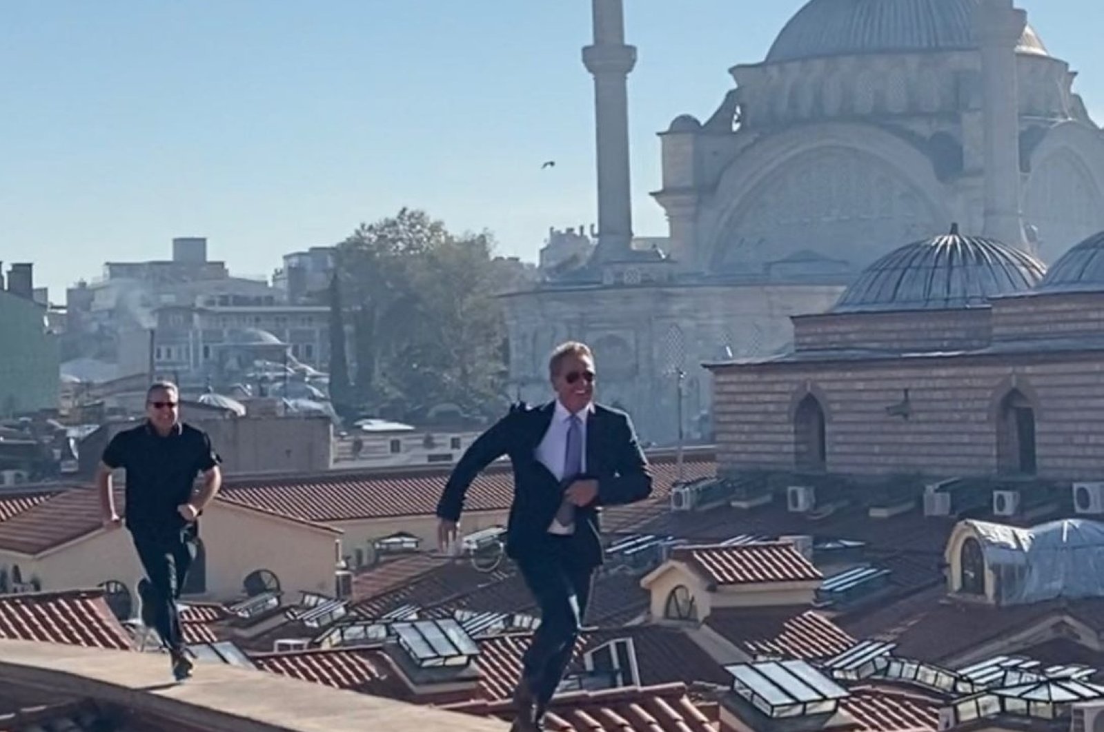 Utusan AS berpose sebagai ‘James Bond’ di atap Grand Bazaar