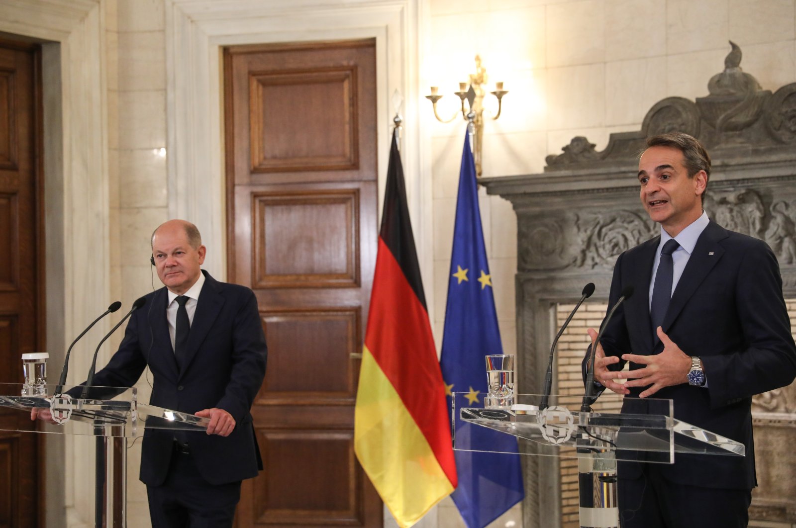 Greek Prime Minister Kyriakos Mitsotakis (R) and German Chancellor Olaf Scholz make statements during a press conference following their meeting at the Maximos Palace in Athens, Greece, Oct. 27, 2022. (EPA Photo)