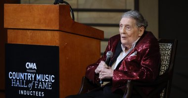 Jerry Lee Lewis speaks at the Country Music Hall of Fame 2022 inductees presented by CMA, the Country Music Hall of Fame and Museum in Nashville, Tennessee, U.S., May 17, 2022 (AFP File Photo)
