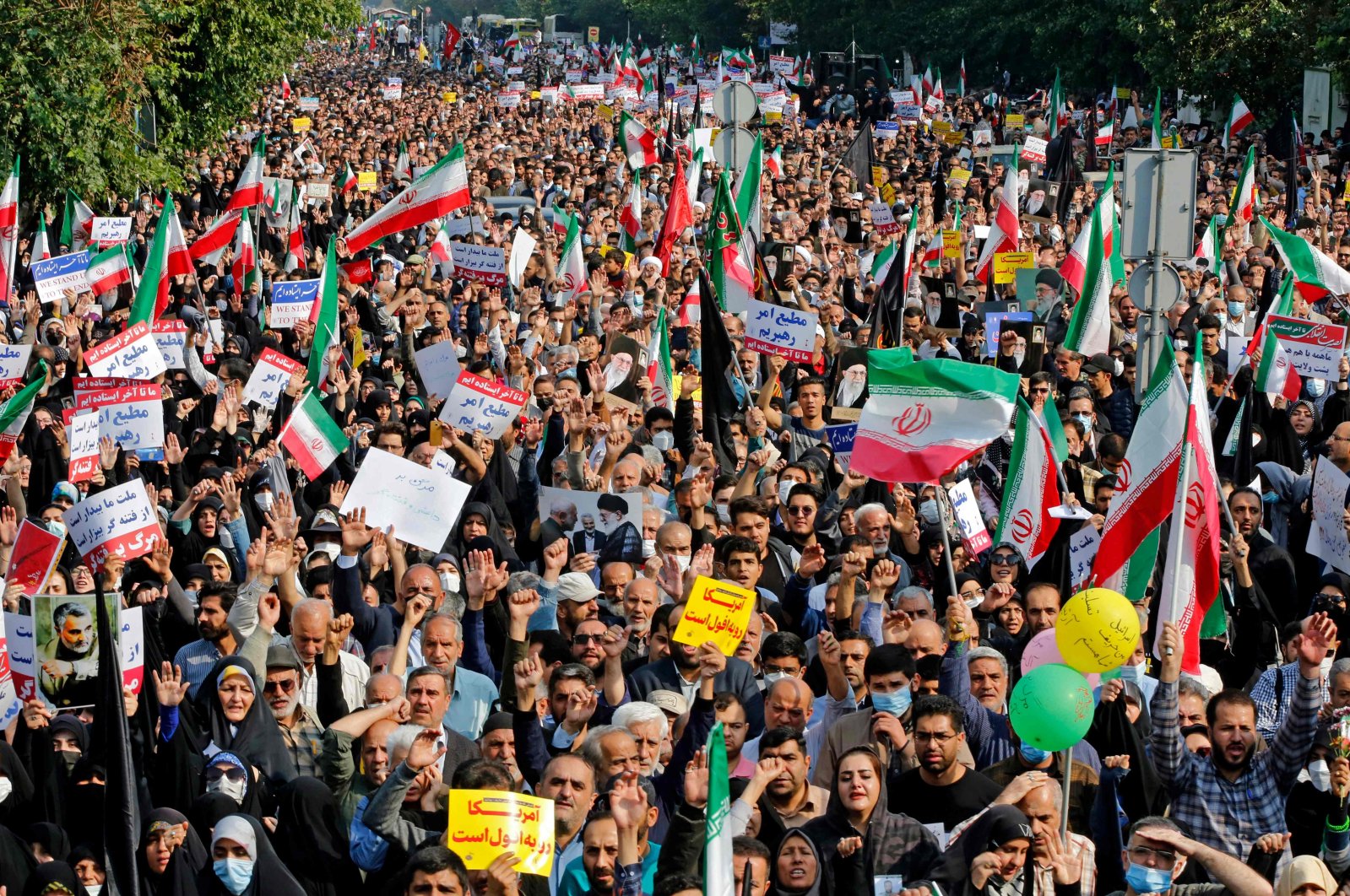 Peringatan keras: Pengawal Iran mengatakan bahwa ‘hari ini adalah hari terakhir kerusuhan’