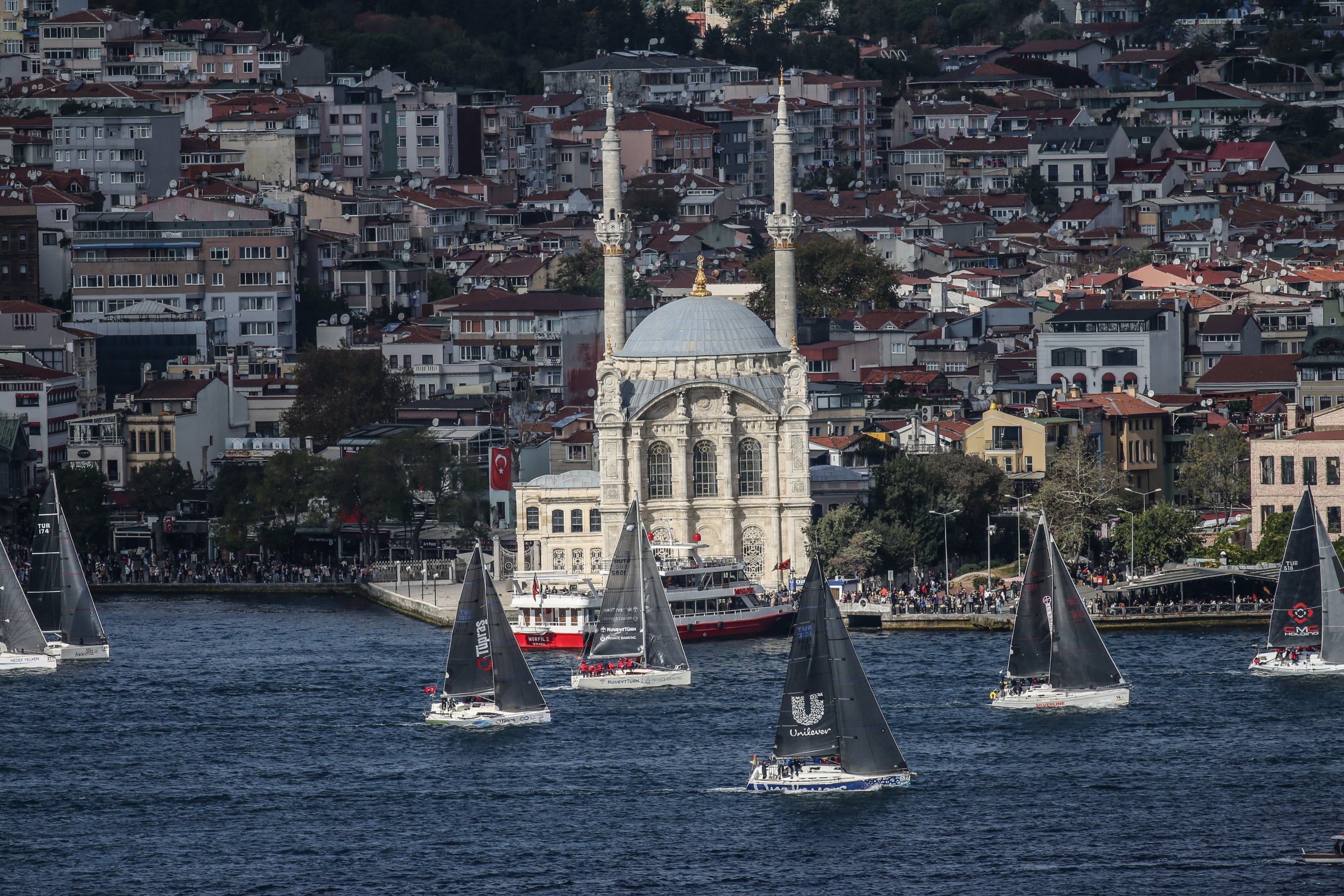 Perahu ikut serta dalam Lomba Yacht Internasional Presiden ke-3, Istanbul, Türkiye, 29 Oktober 2022. (AA Photo)