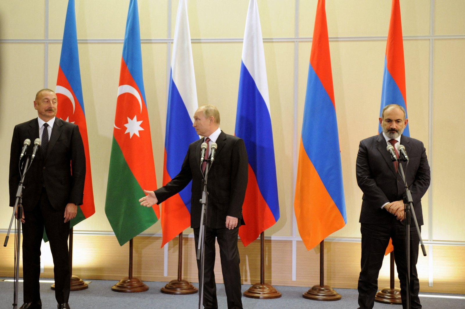 Azerbaijani President Ilham Aliyev (L), Russian President Vladimir Putin (C) and Armenian Prime Minister Nikol Pashinian attend a news conference following their trilateral meeting in Sochi, Russia, Nov. 26, 2021. (REUTERS Photo)