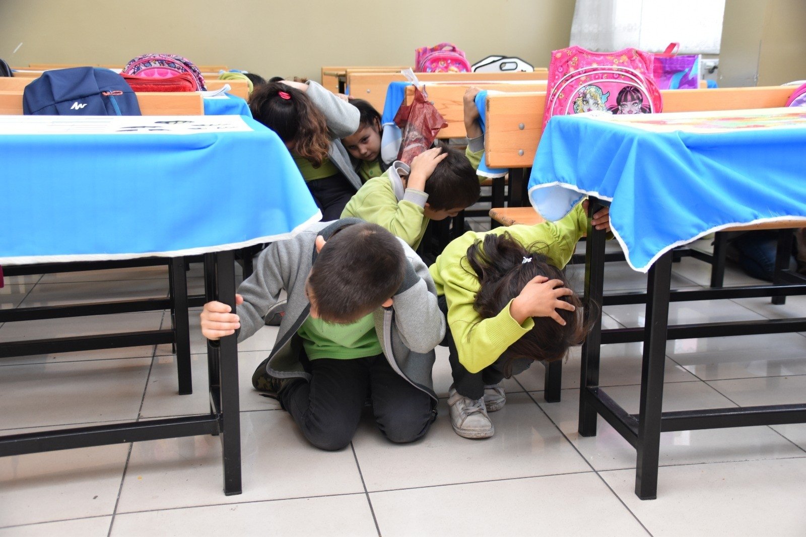 Students participate in a earthquake drill, in Karabük, northern Türkiye, Oct. 28, 2022. (İHA Photo) 