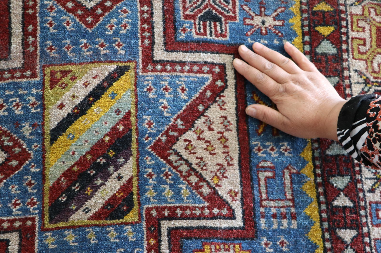 A Turkish carpet produced by women using traditional and natural methods in the Oğuzeli district of Gaziantep, Türkiye, Oct. 31, 2022. (AA Photo)