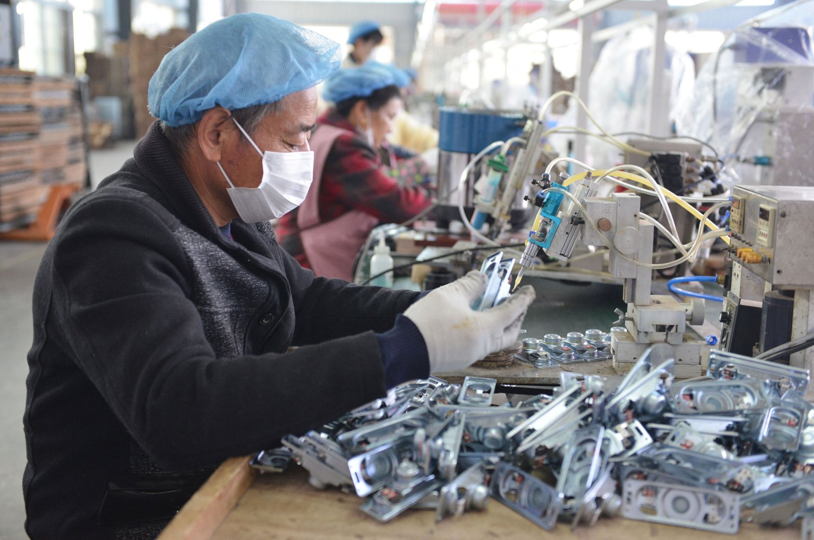 Output pabrik Asia melemah karena perlambatan global, pembatasan COVID-19 China