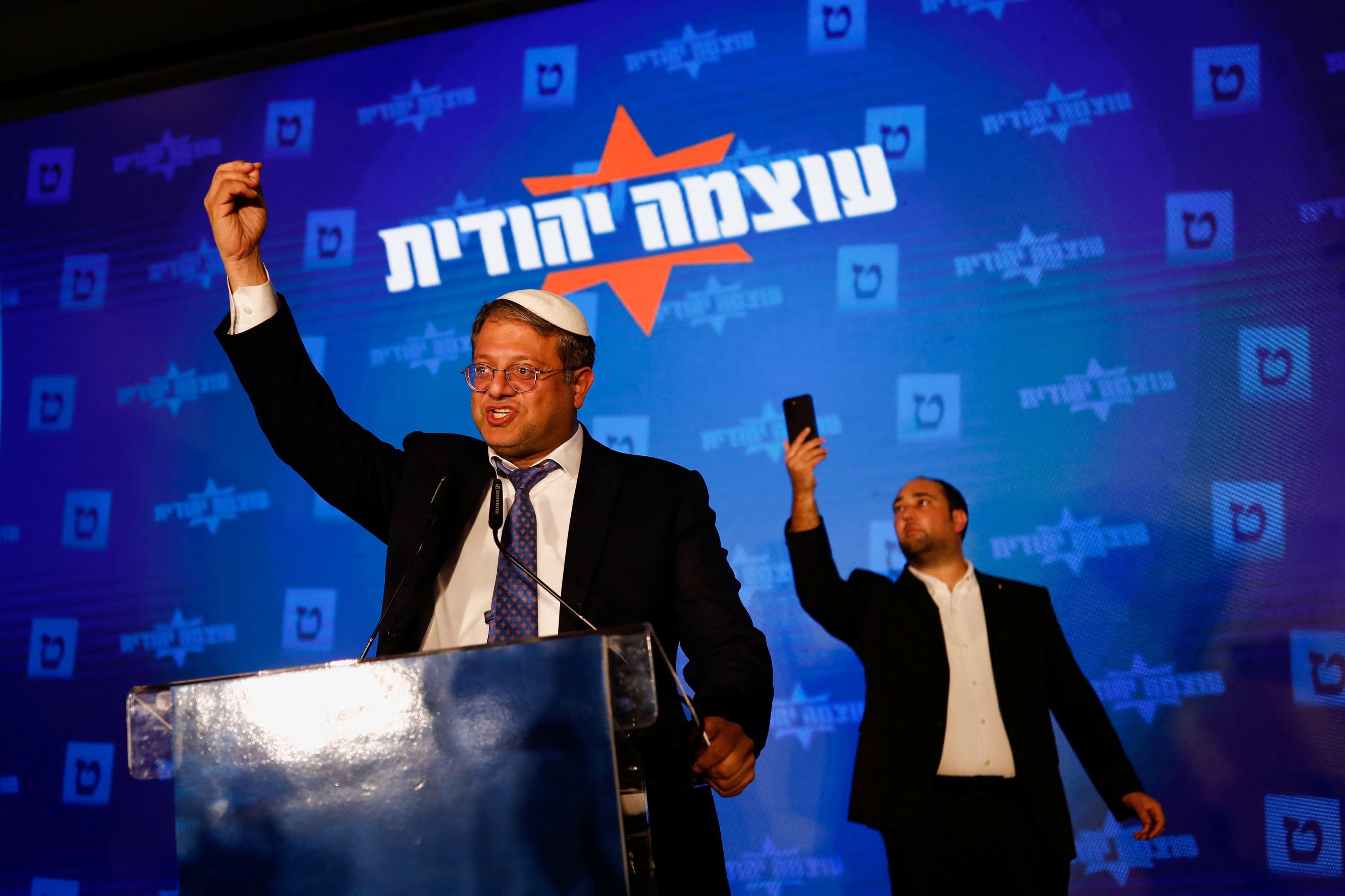 Pemimpin partai Zionisme agama Itamar Ben-Gvir berbicara setelah pengumuman exit poll dalam pemilihan umum Israel, Yerusalem, Israel, 2 November 2022. (Foto Reuters)