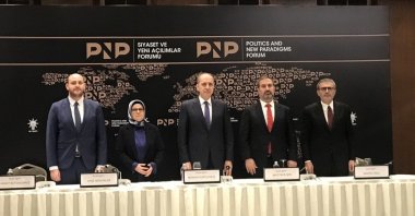 AK Party's Yalova deputy Ahmet Büyükgümüş (L), MKYK member Ayşe Böhürler (2nd L), Deputy Chair Numan Kurtulmuş (C),  Deputy Chair Mustafa Şen (2nd R) and Mahir Ünal (R) attend a press conference in Istanbul, Türkiye, Nov. 3, 2022. (Photo by Pırıl Cennet)