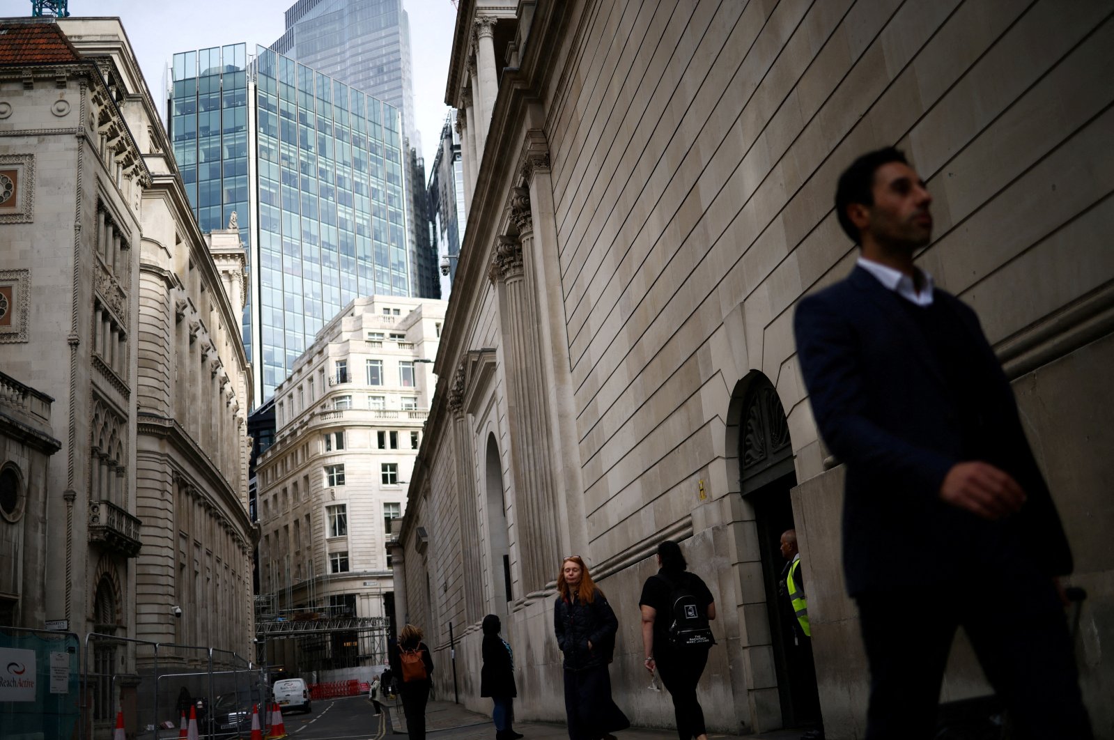 People exit the Bank of England in London, Britain, Oct. 3, 2022. (Reuters Photo)