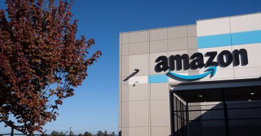 The exterior of the Amazon AGS5 sorting facility is seen in Appling, Georgia, U.S., Oct. 27, 2022. (AFP Photo)