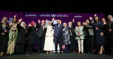 President Recep Tayyip Erdoğan poses with participants of the summit, in Istanbul, Türkiye, Nov. 4, 2022. (AA Photo) 