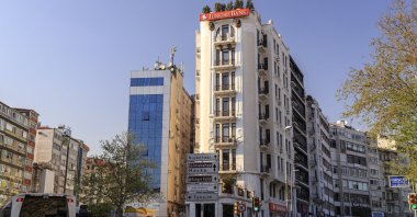 Istanbul, one of the largest metropolises in the world, is rife with world-famous restaurant brands. (Shutterstock Photo)